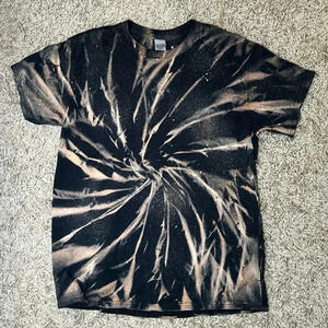 Women’s Gildan Bleached Galaxy Design Black and Cream Short Sleeve Tshirt Size M